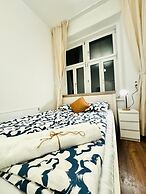 5BR Apt For 10 Walk to Kaufpark Alterlaa