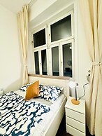 5BR Apt For 10 Walk to Kaufpark Alterlaa