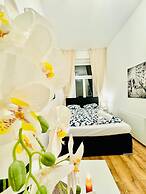 5BR Apt For 10 Walk to Kaufpark Alterlaa