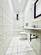 5BR Apt For 10 Walk to Kaufpark Alterlaa