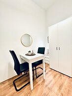 5BR Apt For 10 Walk to Kaufpark Alterlaa