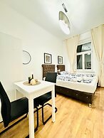 5BR Apt For 10 Walk to Kaufpark Alterlaa