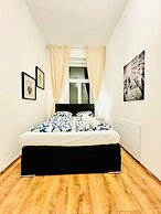 5BR Apt For 10 Walk to Kaufpark Alterlaa