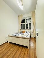 5BR Apt For 10 Walk to Kaufpark Alterlaa