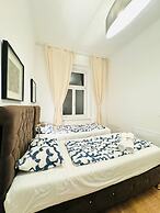 5BR Apt For 10 Walk to Kaufpark Alterlaa