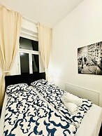 5BR Apt For 10 Walk to Kaufpark Alterlaa