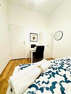 5BR Apt For 10 Walk to Kaufpark Alterlaa