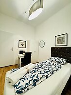 5BR Apt For 10 Walk to Kaufpark Alterlaa