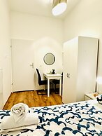 5BR Apt For 10 Walk to Kaufpark Alterlaa