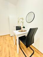 5BR Apt For 10 Walk to Kaufpark Alterlaa