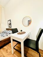 5BR Apt For 10 Walk to Kaufpark Alterlaa
