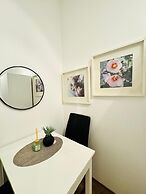 5BR Apt For 10 Walk to Kaufpark Alterlaa