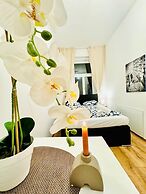 5BR Apt For 10 Walk to Kaufpark Alterlaa