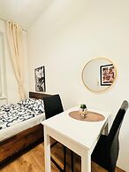 5BR Apt For 10 Walk to Kaufpark Alterlaa
