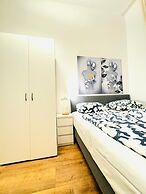 5BR Apt For 10 Walk to Kaufpark Alterlaa
