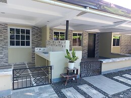 Yuken Mari Beach Haus