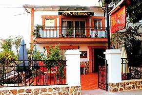 HOSTAL RÍO MUNDO