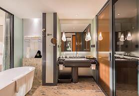 West Internation Hotel