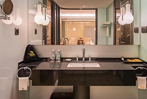 West Internation Hotel