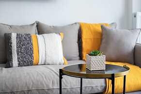 Glimmer 2-Bedroom Apartment in Athens