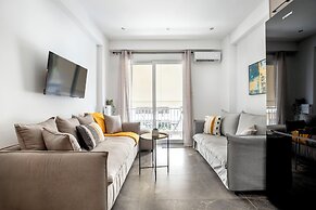 Glimmer 2-Bedroom Apartment in Athens