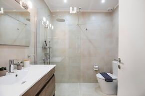 Glimmer 2-Bedroom Apartment in Athens