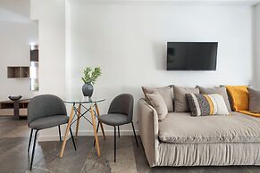 Glimmer 2-Bedroom Apartment in Athens