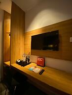 Zoom Hotel jemursasri