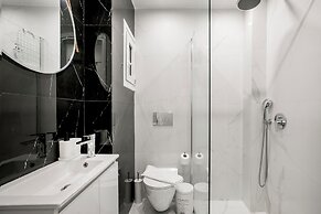 Mellow 2-Bedroom Apartment in Athens