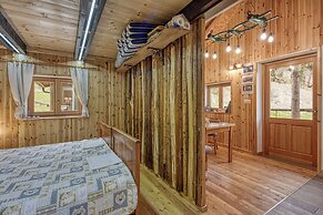Enchanted Cosy Chalet Kalanka