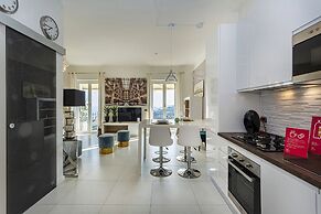 Elegant sea View Apartment