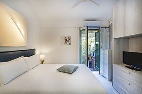 Elegant sea View Apartment