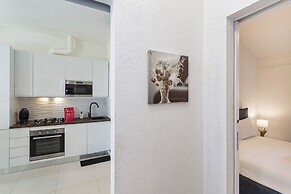 Elegant sea View Apartment
