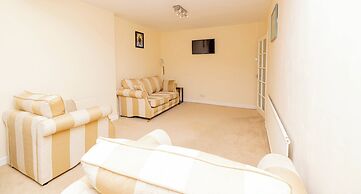 4 Guests - Free Parking - Near Attractions