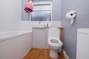 4 Guests - Free Parking - Near Attractions