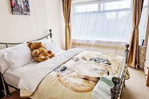 4 Guests - Free Parking - Near Attractions