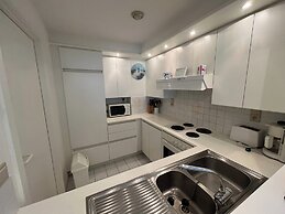 Cozy 4th Floor Apartment