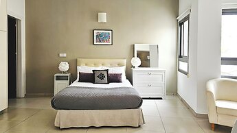 Phaedrus Living Ledras Residences 101