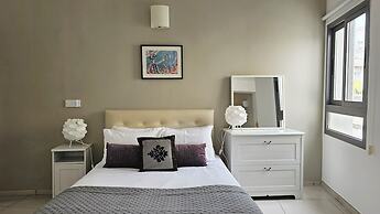 Phaedrus Living Ledras Residences 101