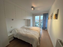 Seafront Palm Beach Stay
