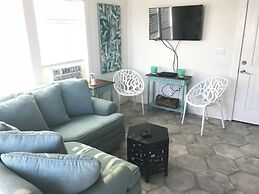 GIPH Mermaids Tale Sleeps 2 w Queen