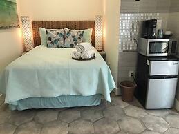 GIPH Mermaids Tale Sleeps 2 w Queen