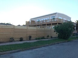 GIPH Mermaids Tale Sleeps 2 w Queen