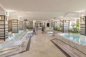 Benalbeach With Pools And Seaview