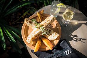 Sunbirds Oasis Lodge