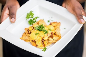 Sunbirds Oasis Lodge