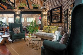 Sunbirds Oasis Lodge