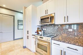 2 Mi to Las Olas: Sleek Townhome w/ Yard & Views!