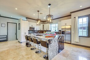 2 Mi to Las Olas: Sleek Townhome w/ Yard & Views!