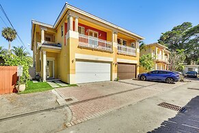 2 Mi to Las Olas: Sleek Townhome w/ Yard & Views!